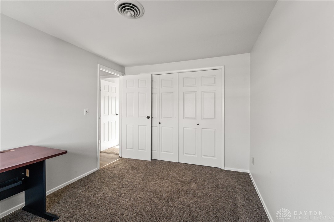 5917 Longford Road Dayton, OH 45424 - Photo 33 of 43