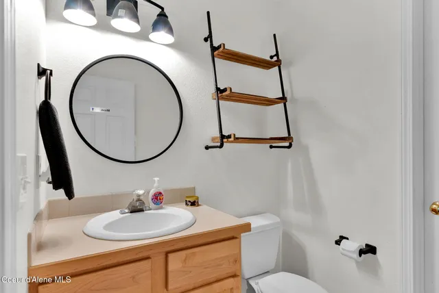 $999,000 | 5775 North Colfax Street, Dalton Gardens, ID 83815