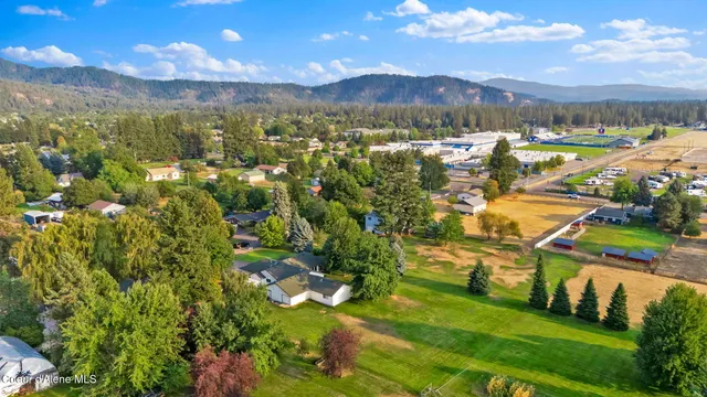 $999,000 | 5775 North Colfax Street, Dalton Gardens, ID 83815