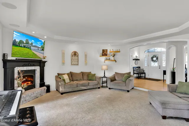 $999,000 | 5775 North Colfax Street, Dalton Gardens, ID 83815