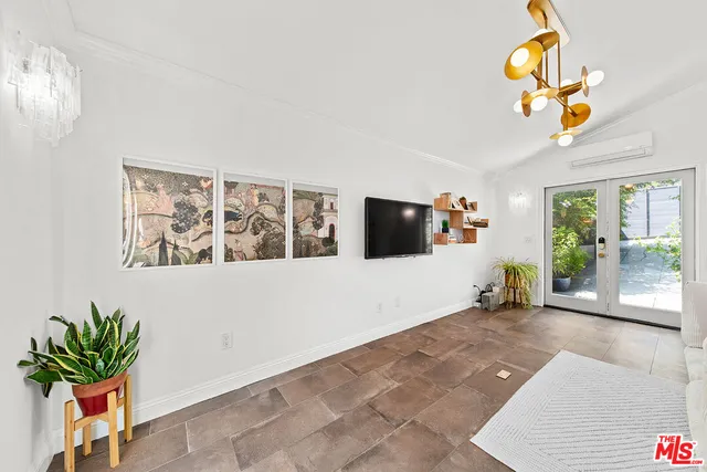 $1,990,000 | 6626 Cahuenga Terrace, Los Angeles, CA 90068