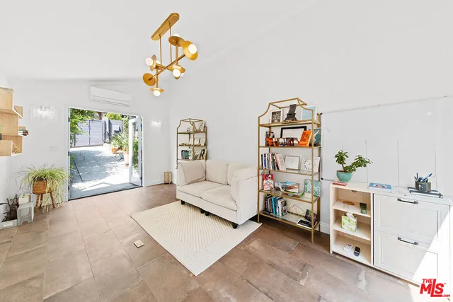 $1,990,000 | 6626 Cahuenga Terrace, Los Angeles, CA 90068