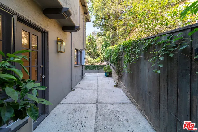 $1,990,000 | 6626 Cahuenga Terrace, Los Angeles, CA 90068