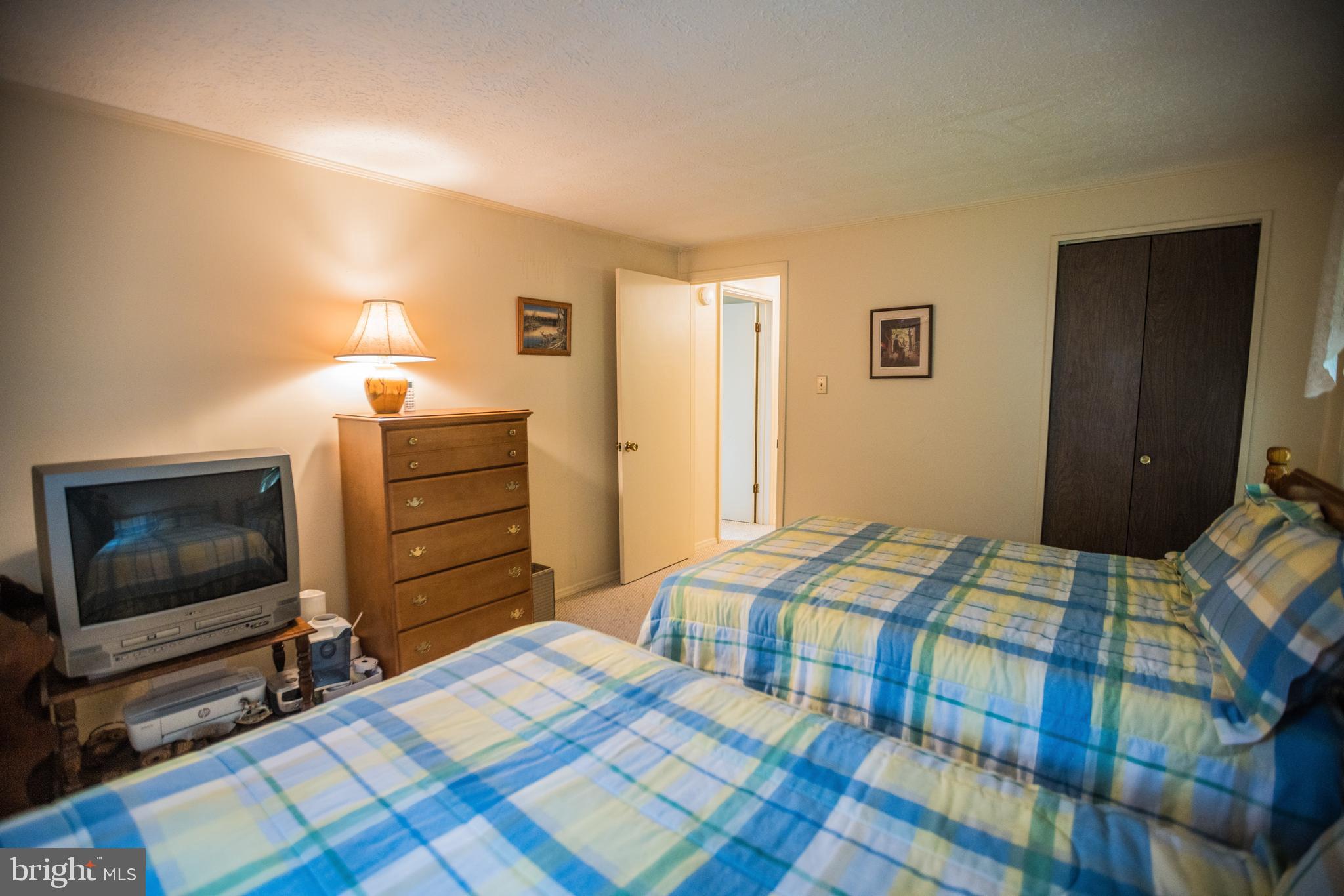 7216 Sang Run Road McHenry, MD 21541 - Photo 20 of 40 Large bedrooms