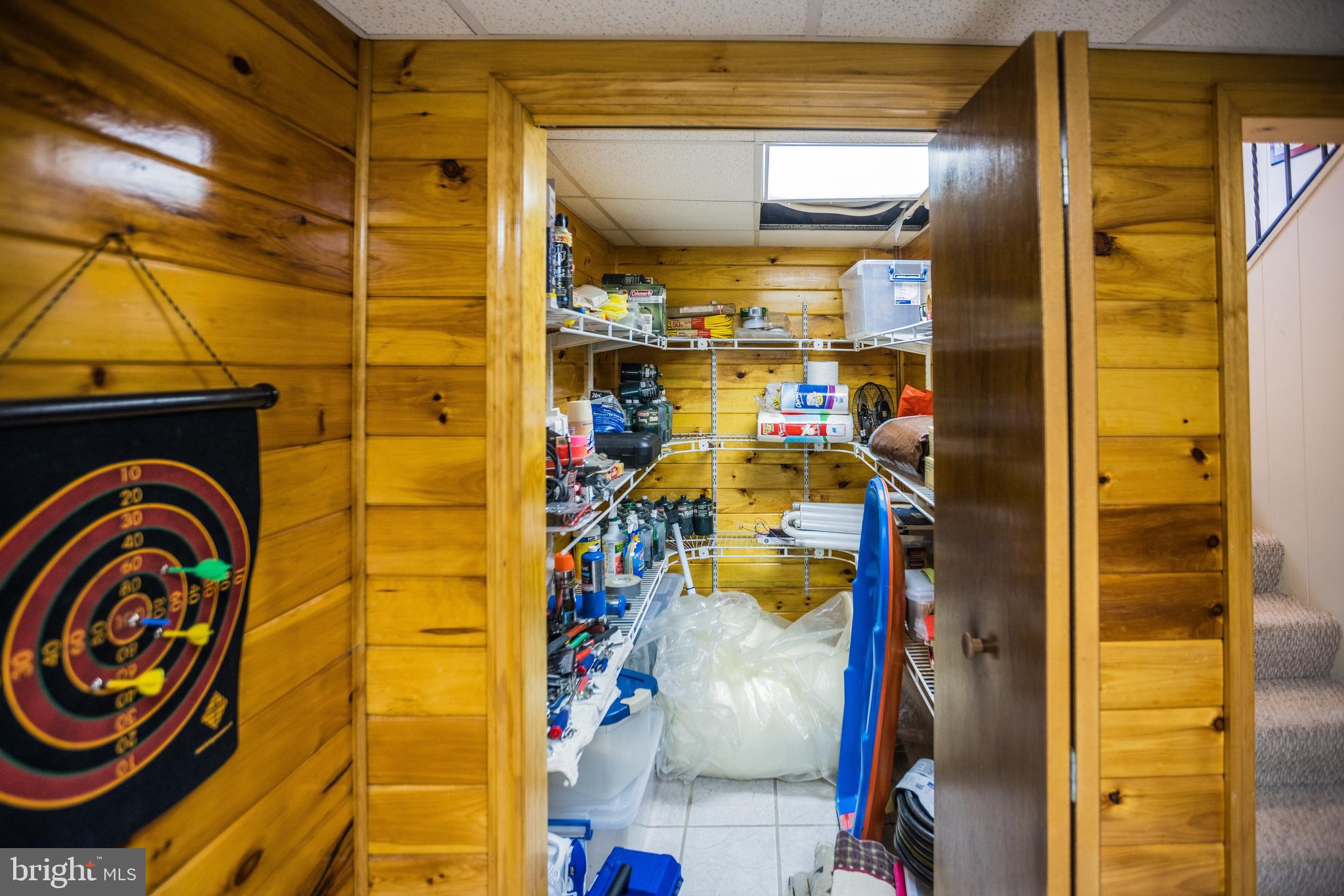 7216 Sang Run Road McHenry, MD 21541 - Photo 29 of 40 Large walk in Cedar closet