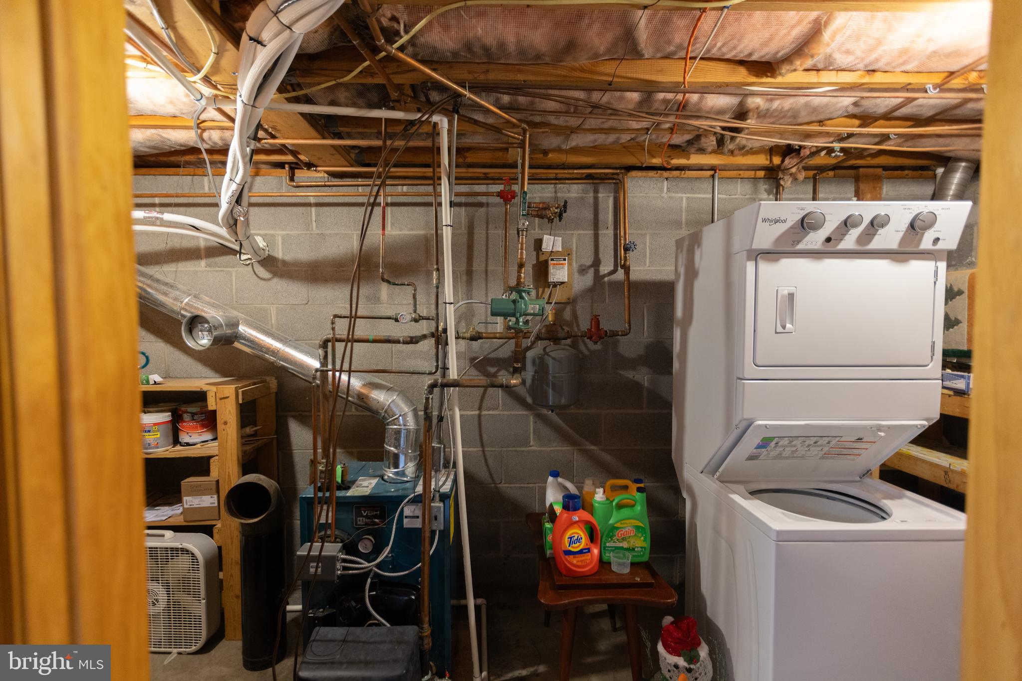7216 Sang Run Road McHenry, MD 21541 - Photo 33 of 40 Utility room with washer/dryer