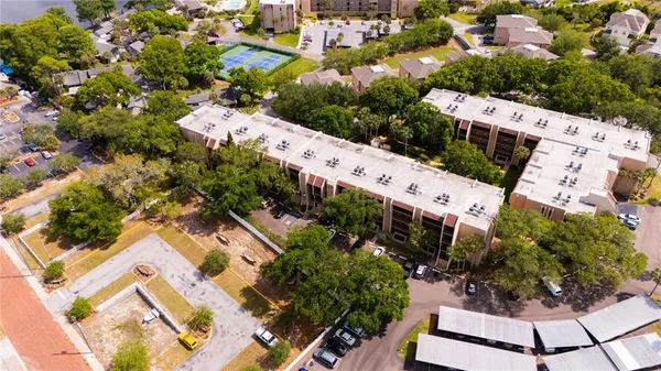 $2,500 | 90 South Highland Avenue, Unit 402, Tarpon Springs, FL 34689