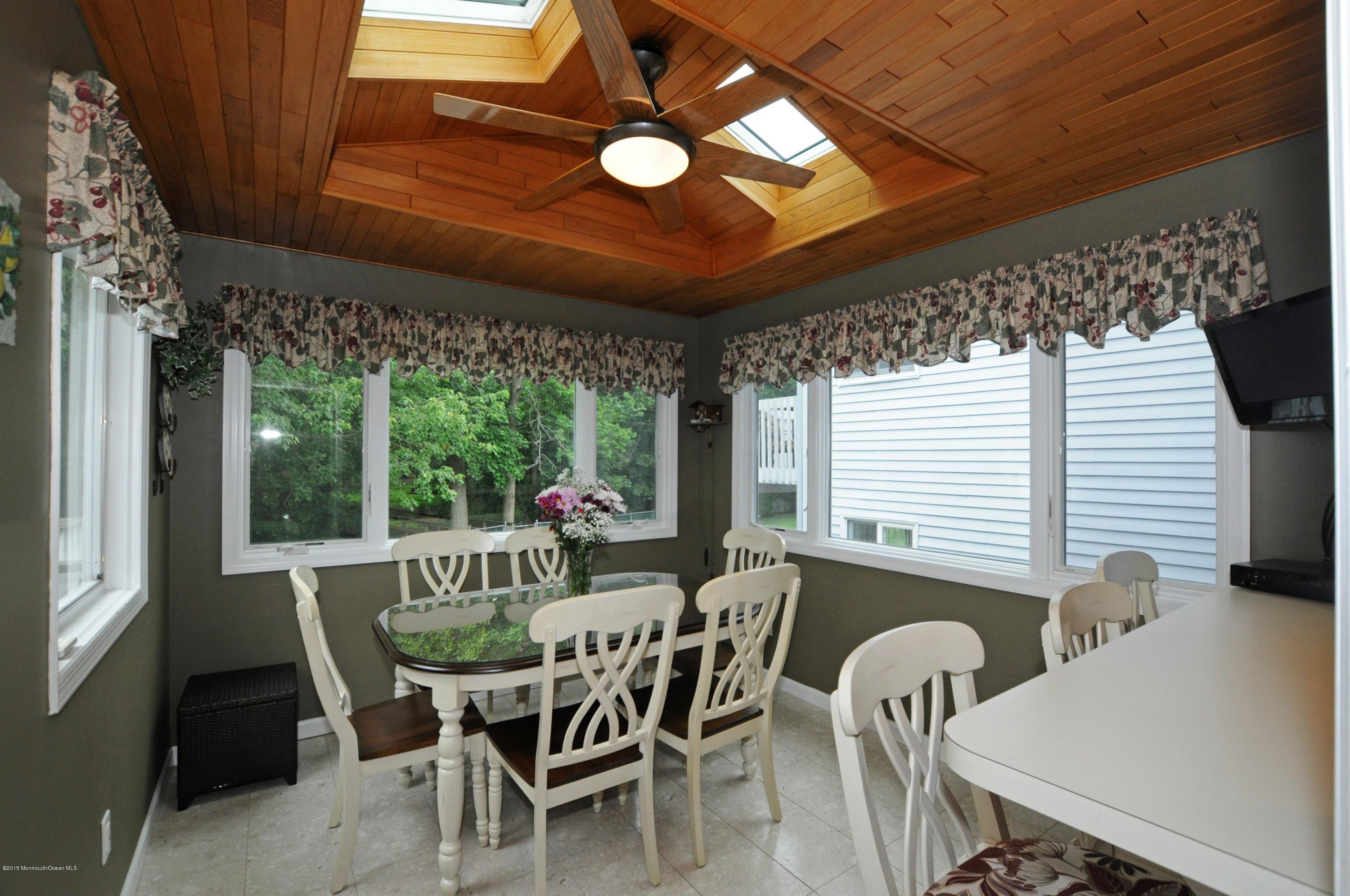 32 Chesapeake Road Manalapan, NJ 07726 - Photo 8 of 26 Breakfast Room