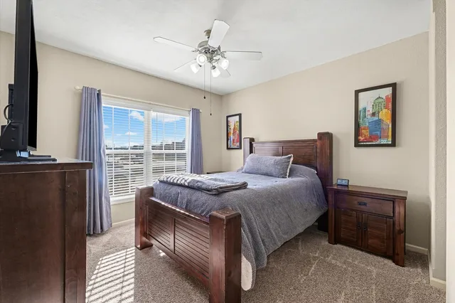 $229,900 | 102 Essex Lane, Unit 10, Savoy, IL 61874