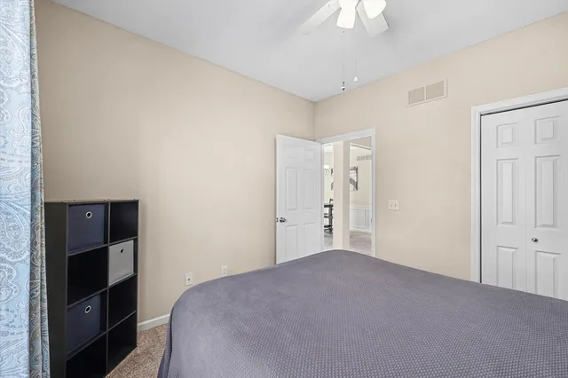 $229,900 | 102 Essex Lane, Unit 10, Savoy, IL 61874