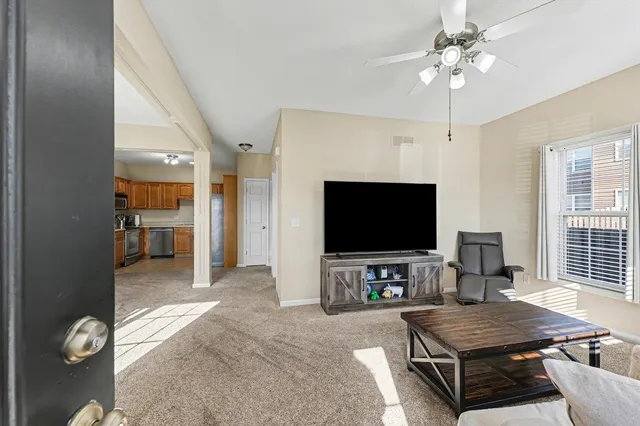 $229,900 | 102 Essex Lane, Unit 10, Savoy, IL 61874