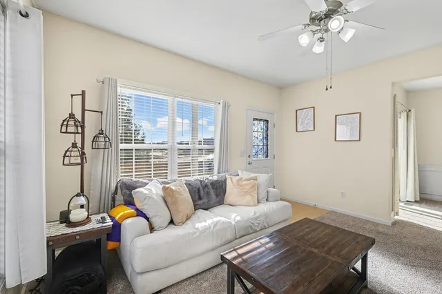 $229,900 | 102 Essex Lane, Unit 10, Savoy, IL 61874