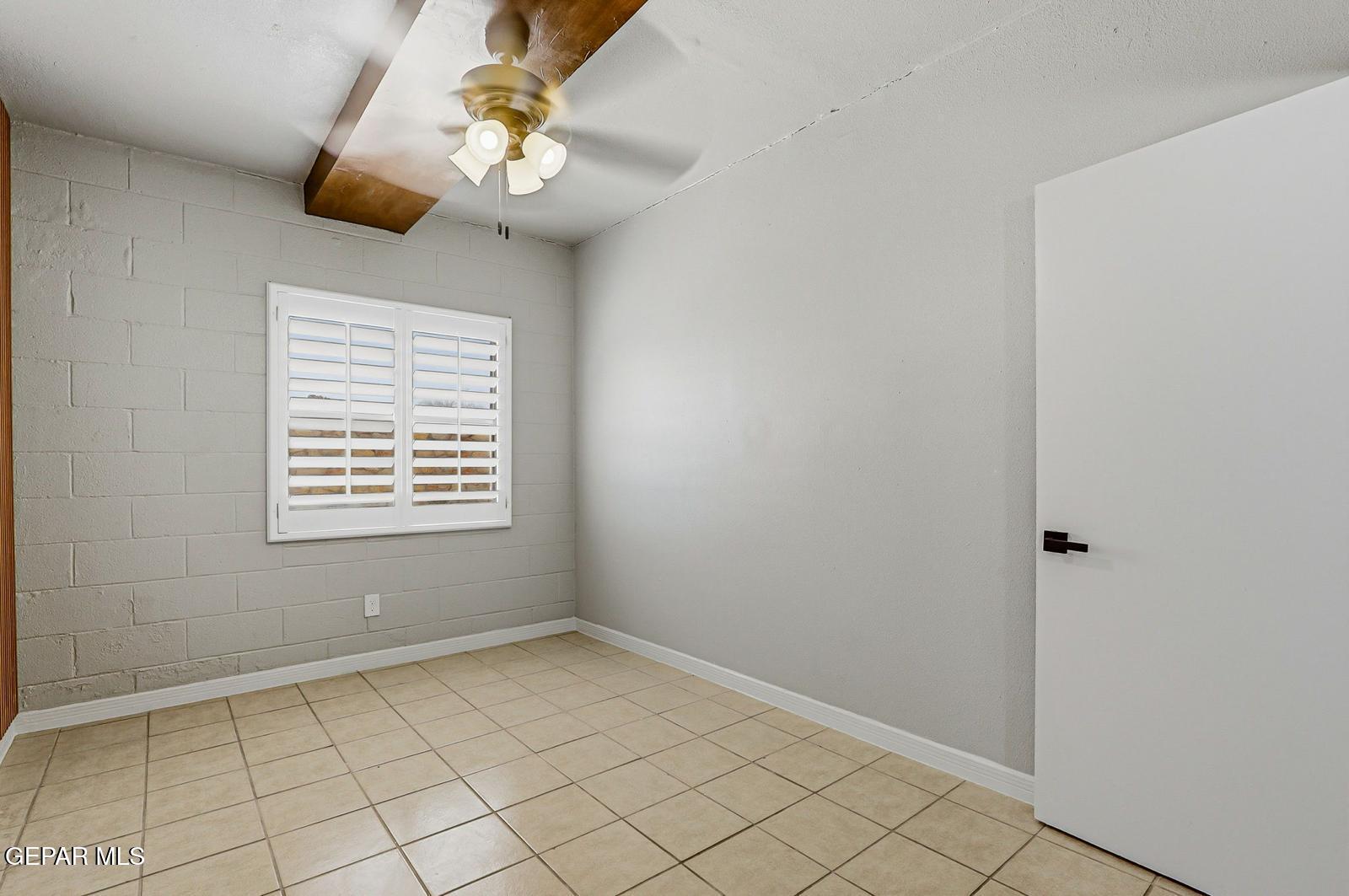 366 Riverside Drive Sunland Park, NM 88063 - Photo 17 of 34 a view of an empty room with a window