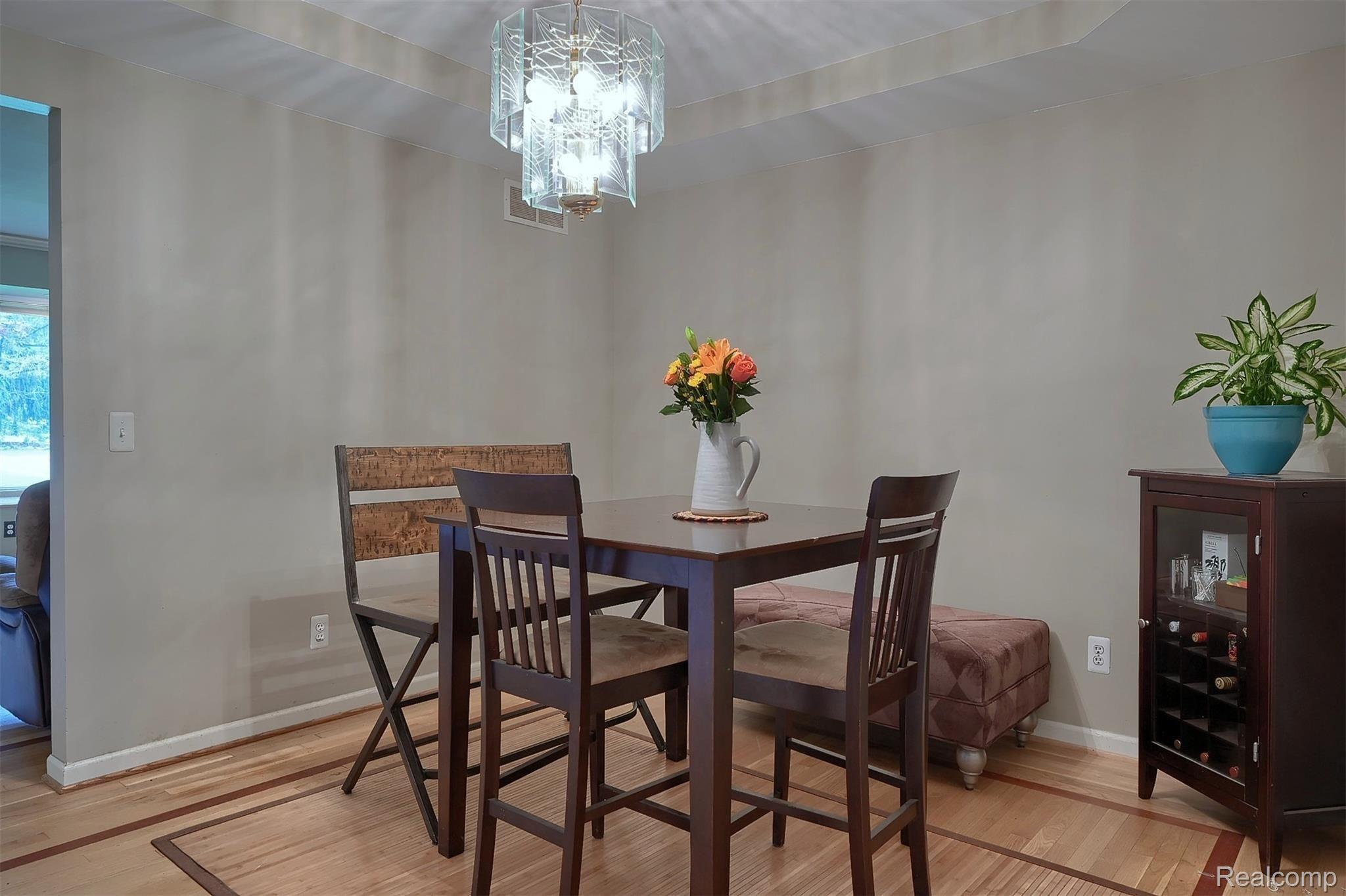 1153 Hemingway Road Lake Orion, MI 48360 - Photo 10 of 32 7-Dining-Room-2nd-View.jpg