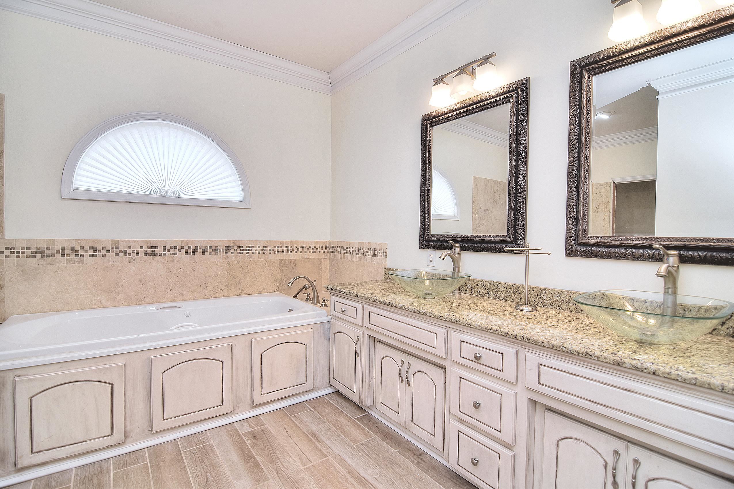 323 Fishermans Cove Inman, SC 29349 - Photo 17 of 20 primary bath