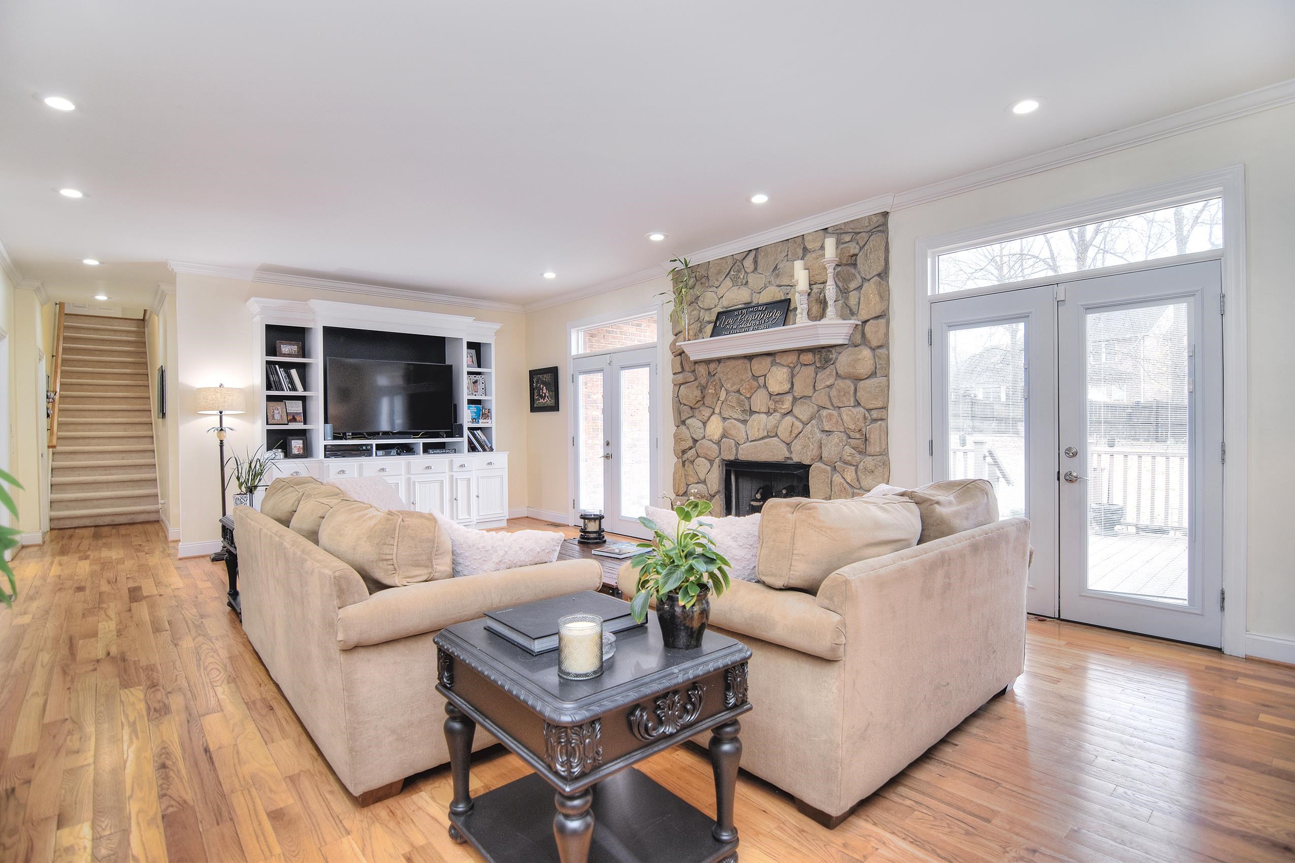 323 Fishermans Cove Inman, SC 29349 - Photo 9 of 20 Living Room