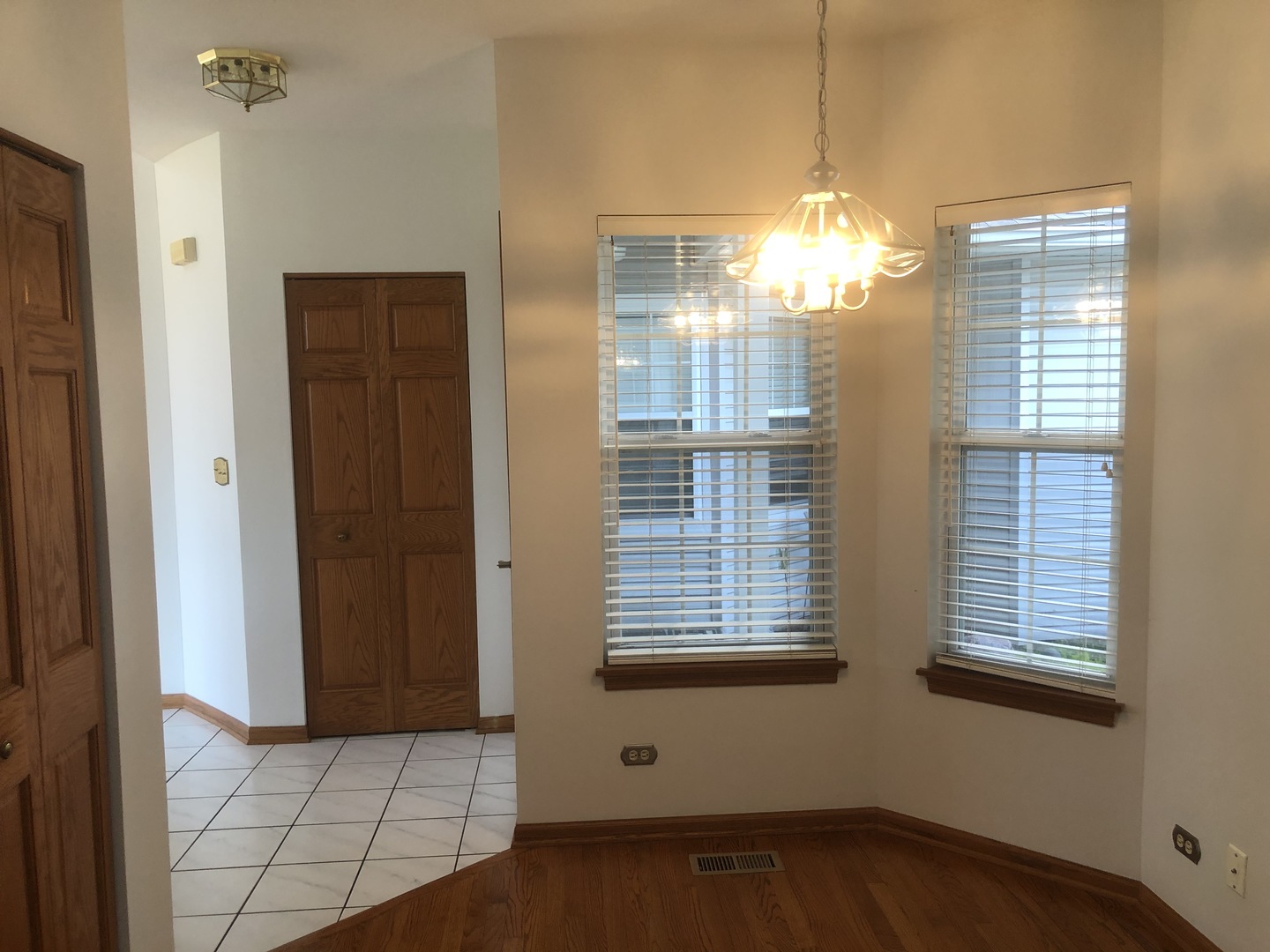 13352 West Heiden Circle Lake Bluff, IL 60044 - Photo 2 of 18