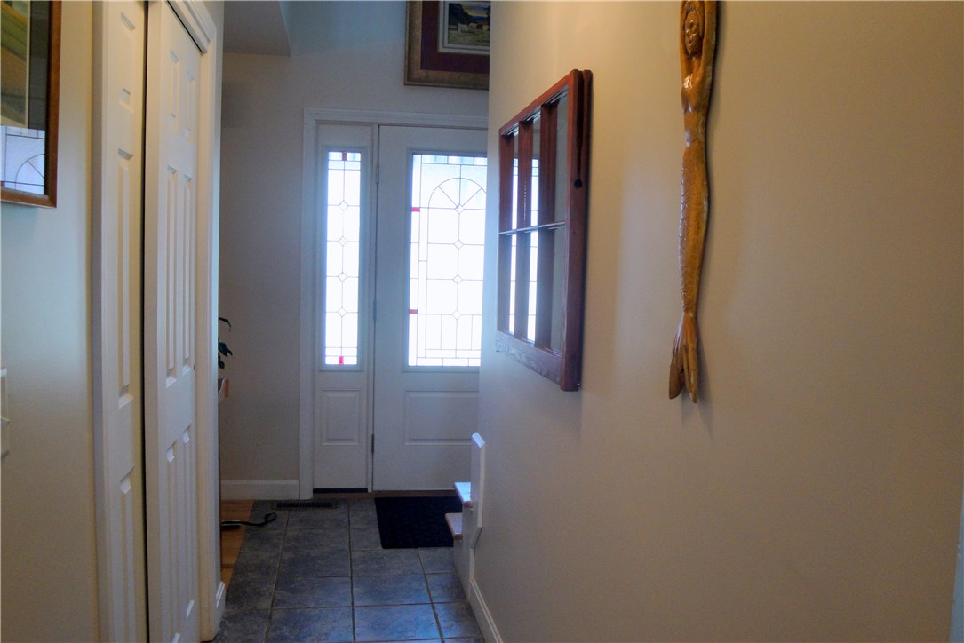9 Dory Road Warwick, RI 02886 - Photo 4 of 37
