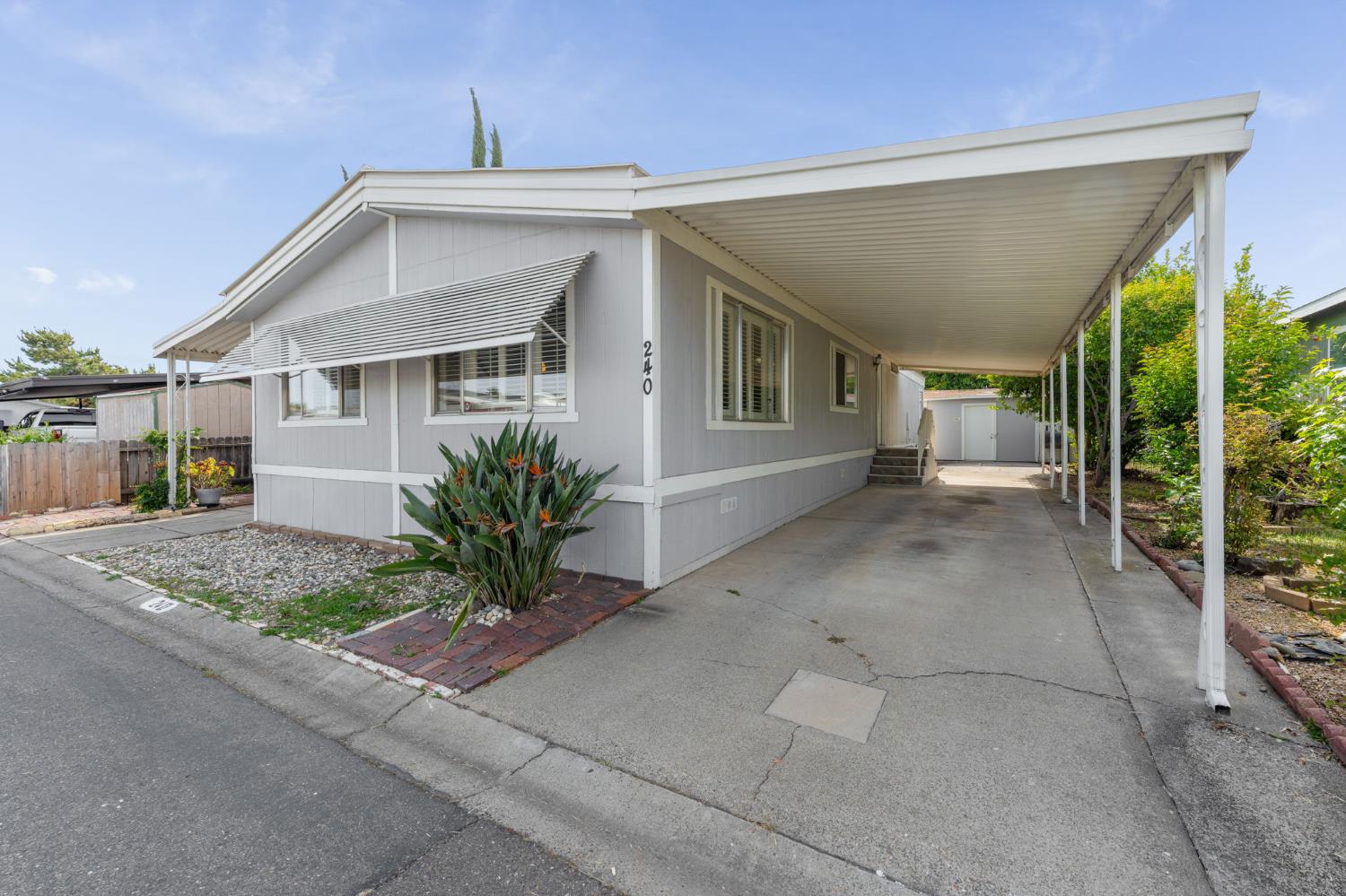 240 California Loop Sacramento, CA 95823 - Photo 2 of 42