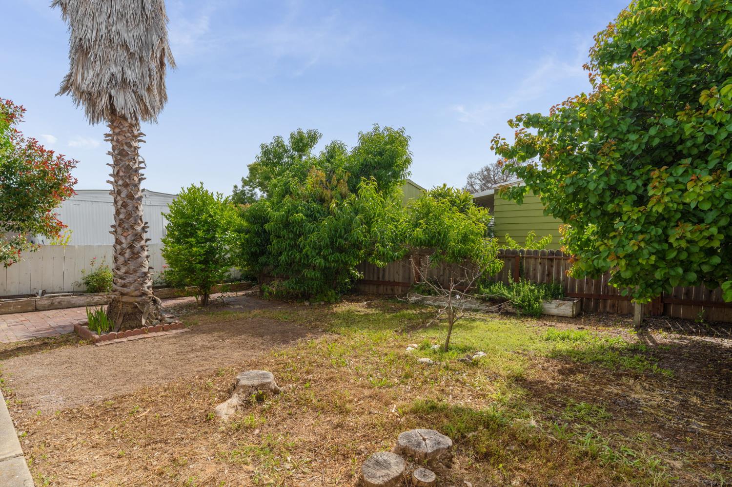 240 California Loop Sacramento, CA 95823 - Photo 38 of 42