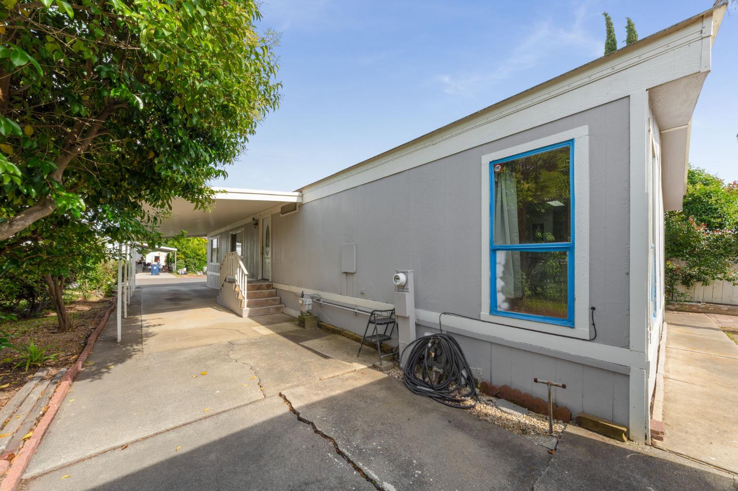 240 California Loop Sacramento, CA 95823 - Photo 39 of 42