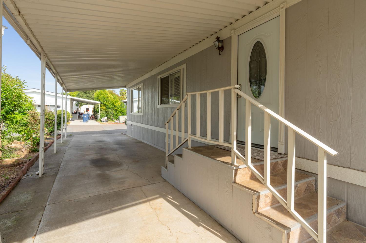 240 California Loop Sacramento, CA 95823 - Photo 5 of 42