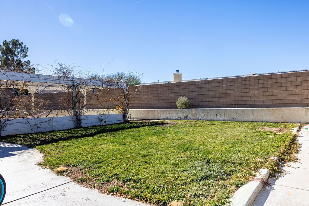 417 South Inyo Street Ridgecrest, CA 93555 - Photo 41 of 49