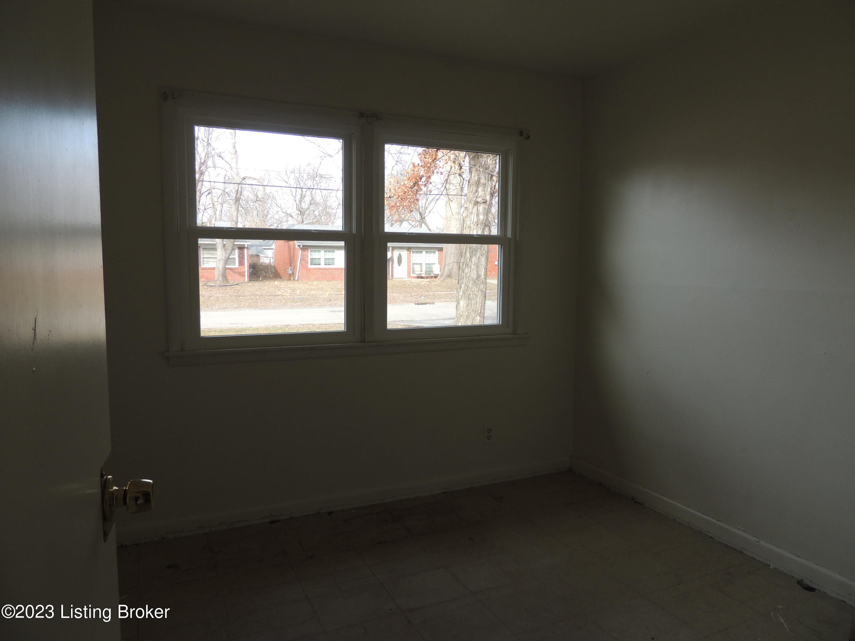 5006 Rural Way Louisville, KY 40218 - Photo 10 of 10 DSCN7492
