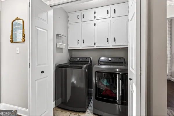 a close view of washer and dryer