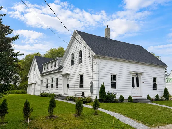 $474,000 | 17 Green Street, Thomaston, ME 04861