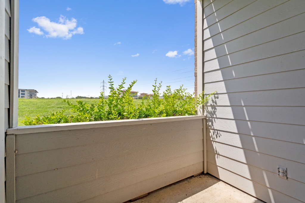 12166 Metric Boulevard, Unit 1013 Austin, TX 78758 - Photo 14 of 16 View of balcony