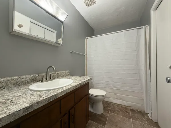 $1,000 | 1412 Ramble Brook, Unit D, Tallahassee, FL 32301