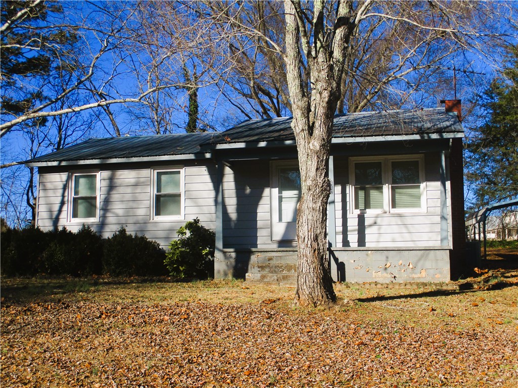 417 Welborn Road West Union, SC 29696 - Photo 1 of 17