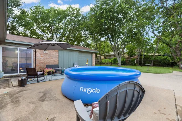 a view of outdoor space yard and patio
