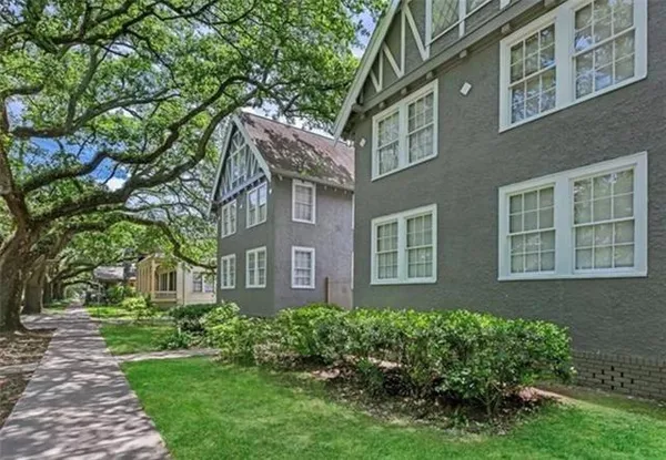 $1,800 | 920 South Carrollton Avenue, Unit C, New Orleans, LA 70118