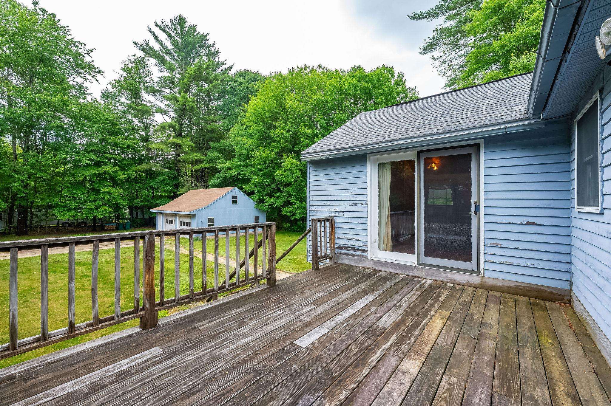 89 Oak Street Rochester, NH 03839 - Photo 3 of 34