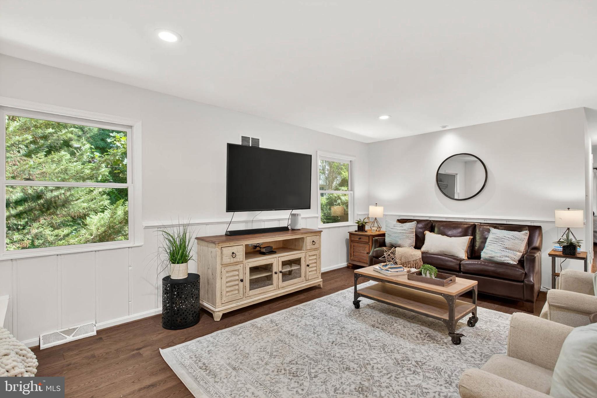 122 Franklin Road Annapolis, MD 21401 - Photo 4 of 35 Living Room