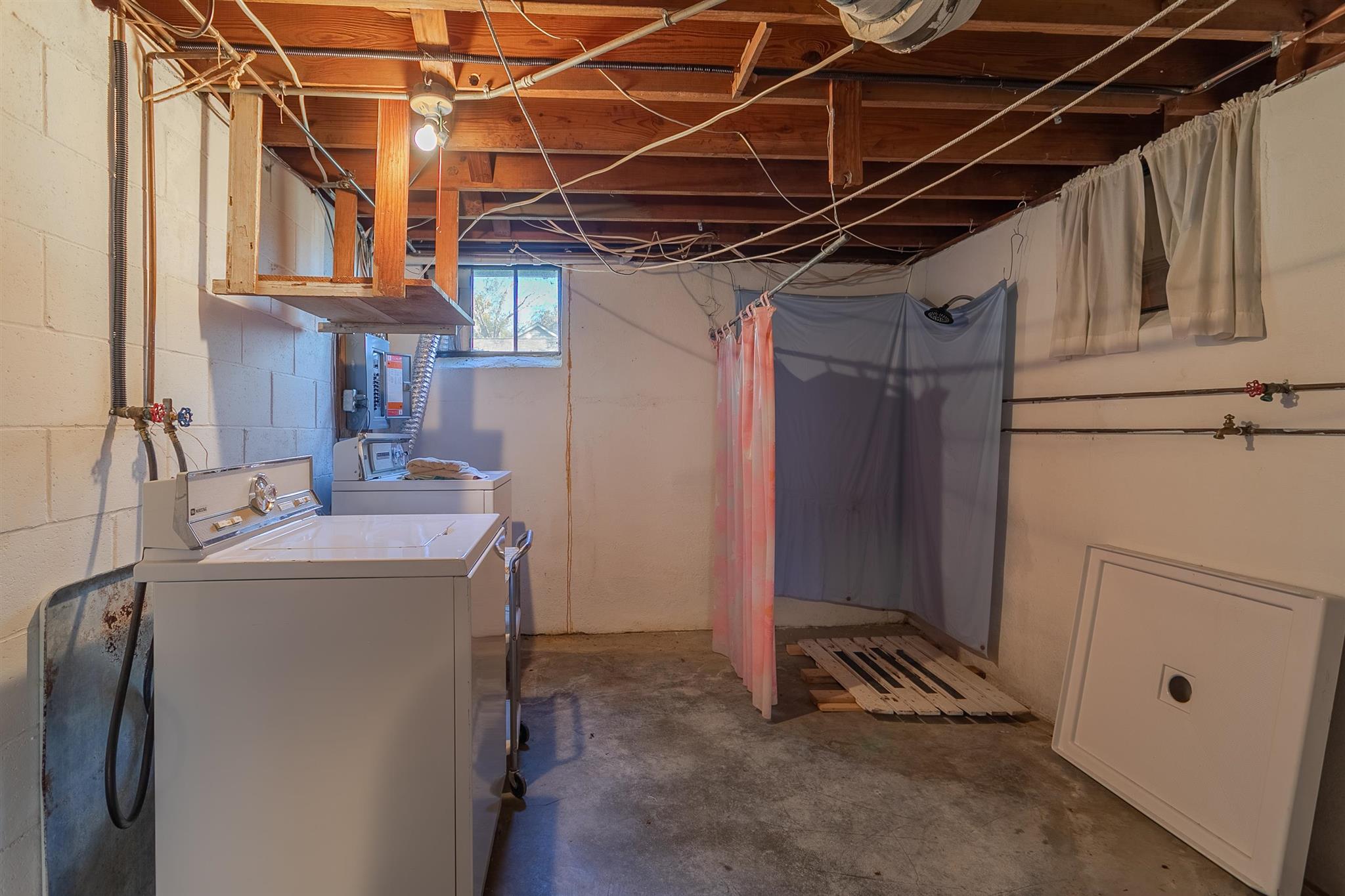 941 Campbell Road Evansville, IN 47725 - Photo 11 of 20 Gallery Image 11