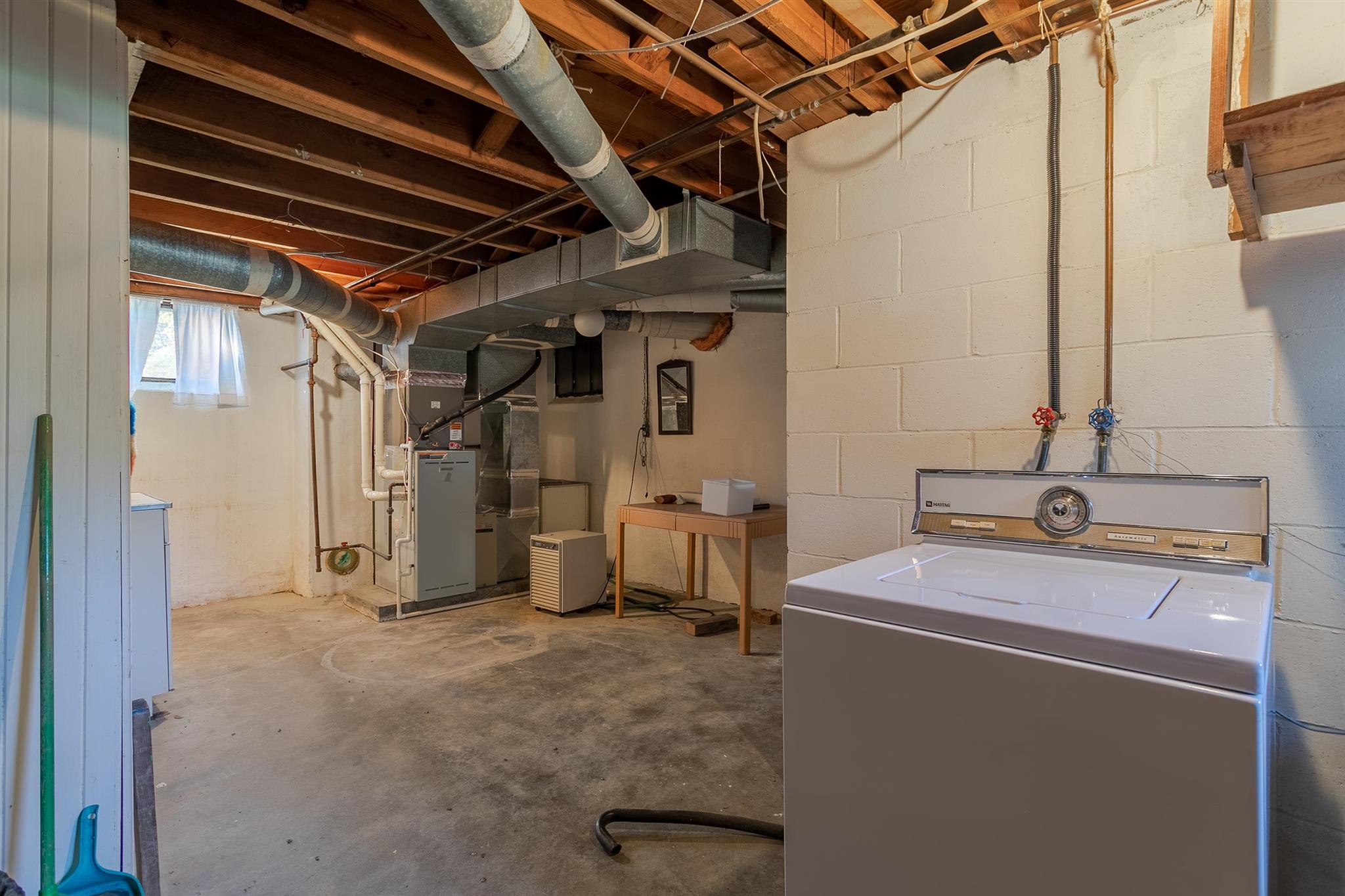 941 Campbell Road Evansville, IN 47725 - Photo 12 of 20 Gallery Image 12