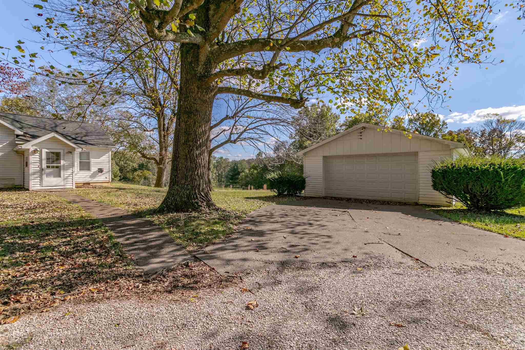 941 Campbell Road Evansville, IN 47725 - Photo 13 of 20 Gallery Image 13