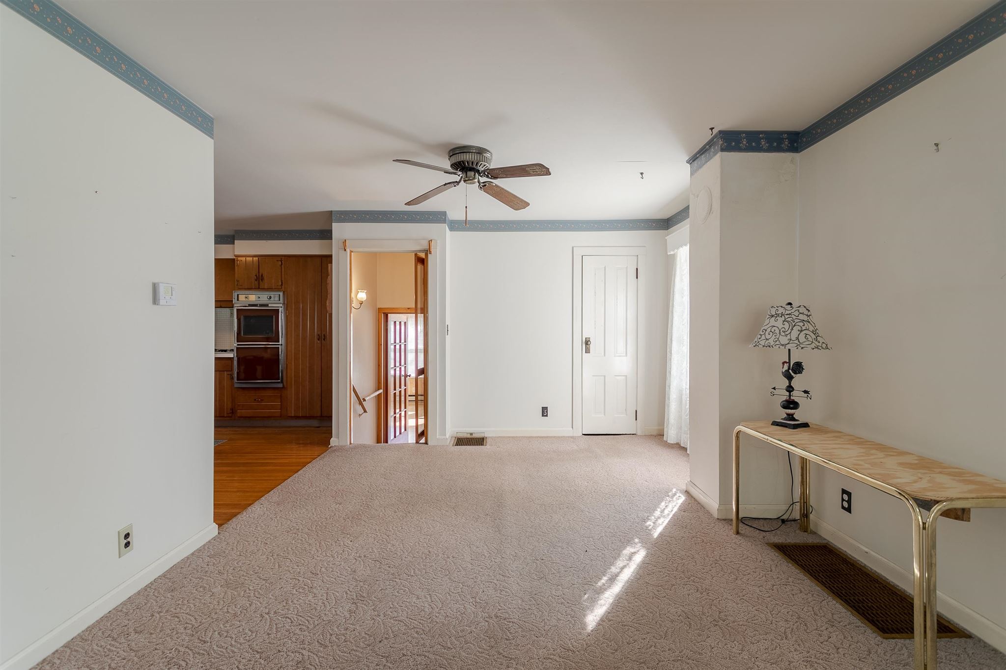 941 Campbell Road Evansville, IN 47725 - Photo 3 of 20 Gallery Image 3