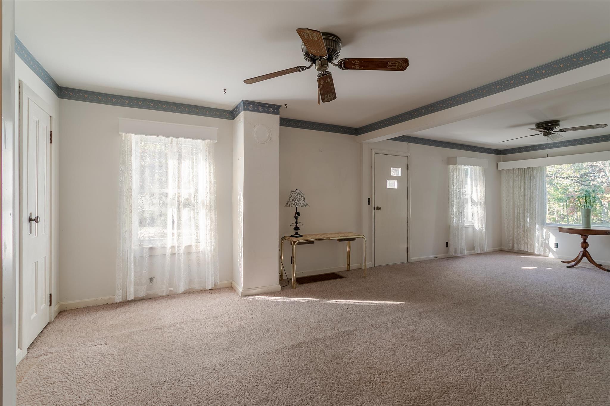 941 Campbell Road Evansville, IN 47725 - Photo 4 of 20 Gallery Image 4