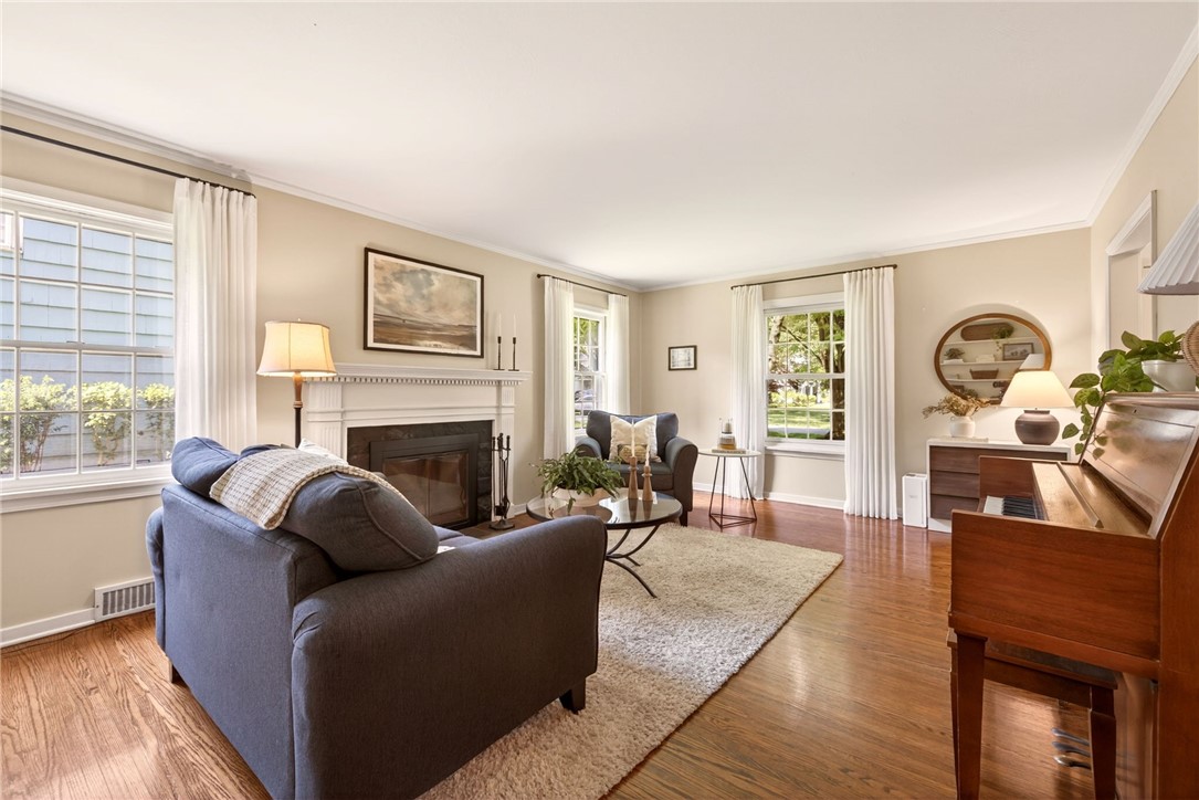 118 Branford Road Brighton, NY 14618 - Photo 5 of 37