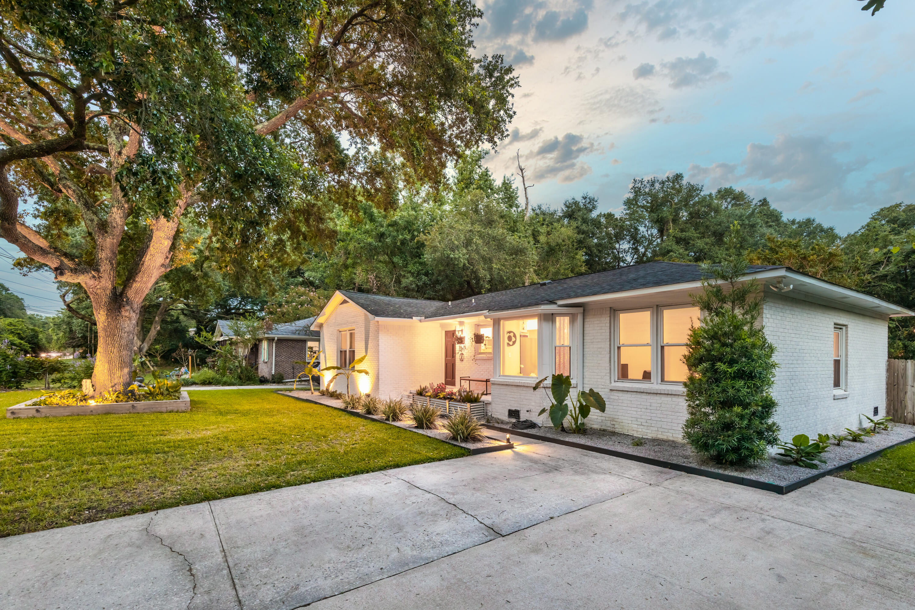 767 Harbor View Road Charleston, SC 29412 - Photo 2 of 21 767 Harbor View-2