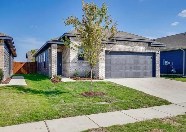 $2,050 | 2111 River Pne Road, Forney, TX 75126