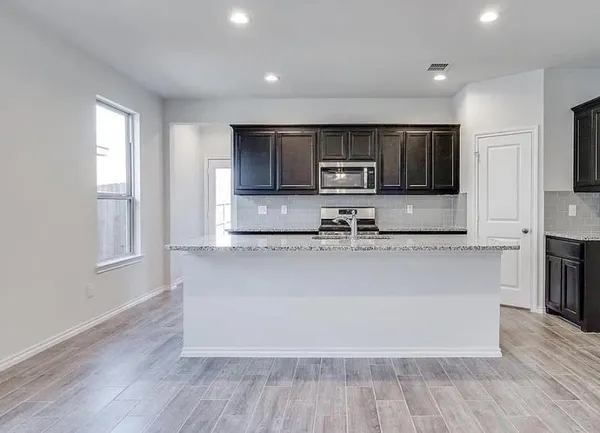 $2,050 | 2111 River Pne Road, Forney, TX 75126