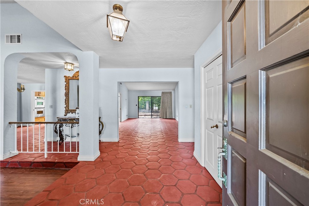 4444 Rochelle Place Encino, CA 91316 - Photo 9 of 55 Gallery Image 9