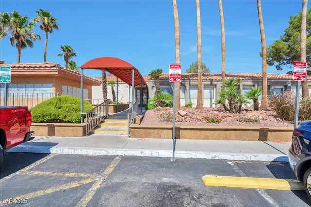 $224,900 | 3151 North Soaring Gulls Drive, Unit 2050, Las Vegas, NV 89128