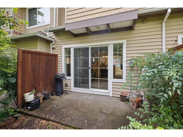 $319,000 | 15205 Southwest Warbler Way, Unit 104, Beaverton, OR 97007