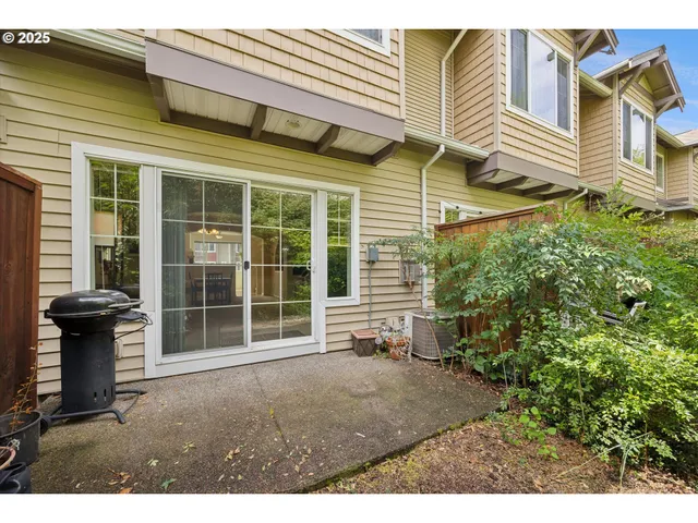 $319,000 | 15205 Southwest Warbler Way, Unit 104, Beaverton, OR 97007